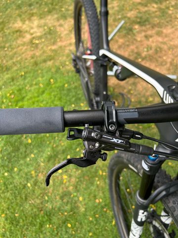 Gebrauchtes Canyon Lux CF 7 2022 2022 Mountainbike, Schwarz, 29 — Bild 3 von 6
