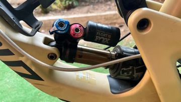 Santa Cruz Nomad C S 2018 2018 Mountainbike usato, Arancione — immagine 17 di 21