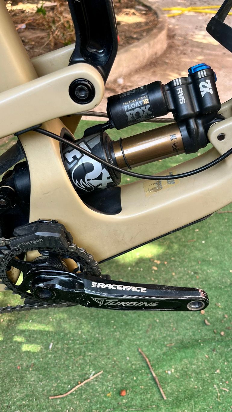 Używany Santa Cruz Nomad C S 2018 2018 Mountainbike — zdjęcie 4 z 21