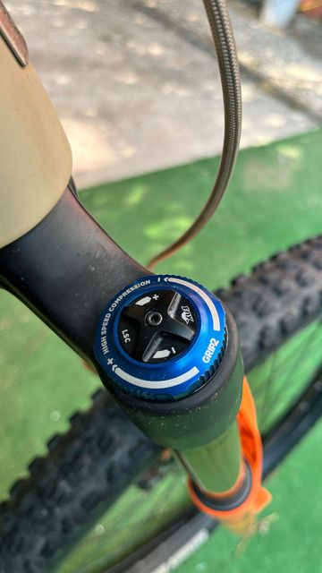 Santa Cruz Nomad C S 2018 2018 Mountainbike usato, Arancione — immagine 11 di 21