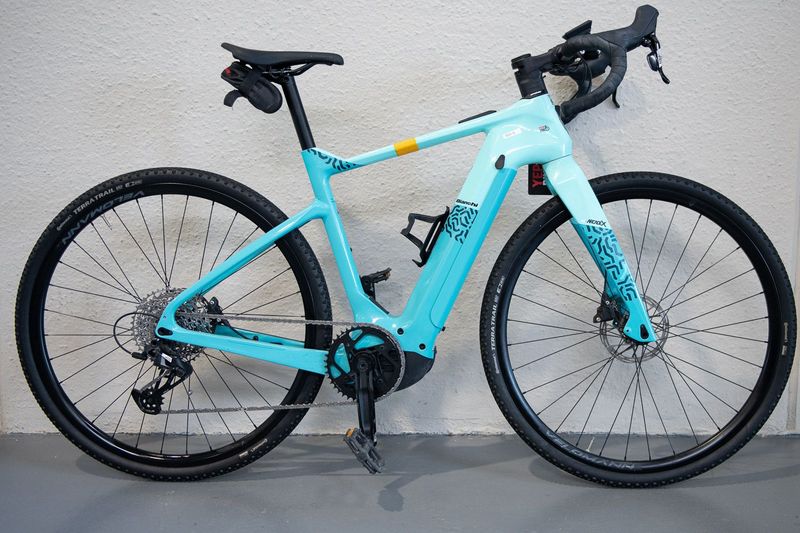 Used Bianchi E-Arcadex SRAM Apex 2025 Road & Gravel