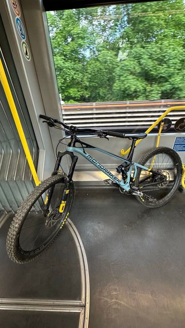 Used Mondraker SUPERFOXY R 2022 2022 Mountainbike, Black, 29 — image 2 of 3