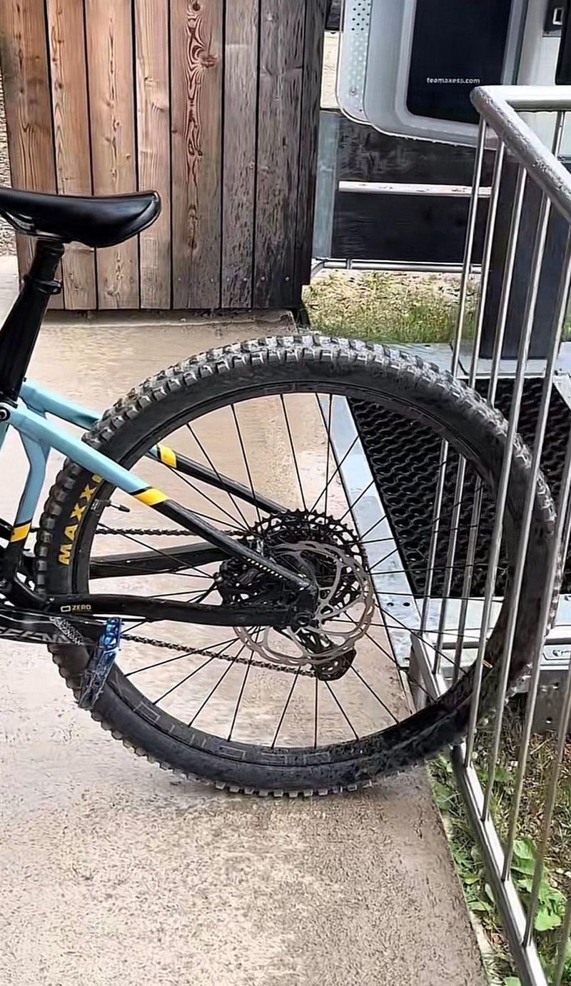 Mondraker SUPERFOXY R 2022 2022 MTB usato