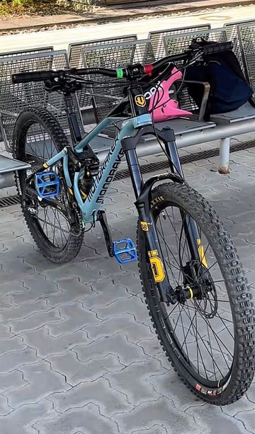 Used Mondraker SUPERFOXY R 2022 2022 Mountainbike, Black, 29 — image 3 of 3