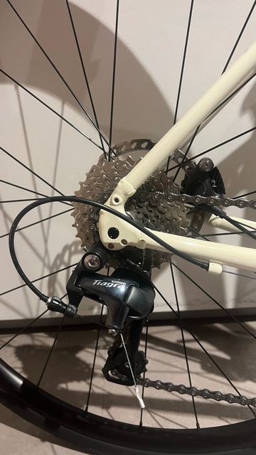 Gebrauchtes Trek Domane AL 4 Disc 2022 2022 Road & Gravel, Weiß — Bild 4 von 7