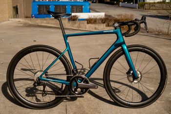 Cannondale SuperSix EVO Hi-MOD Disc Ultegra Di2 2023 2023 Road & Gravel usato
