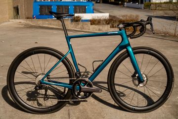 Cannondale SuperSix EVO Hi-MOD Disc Ultegra Di2 2023 2023 Road & Gravel usato