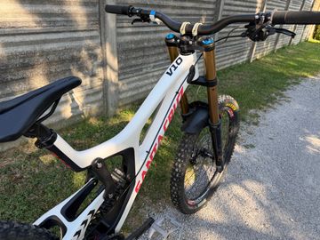 Used Santa Cruz V10 CC 2018 2018 Mountainbike, White — image 11 of 16