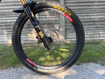 Used Santa Cruz V10 CC 2018 2018 Mountainbike, White — image 4 of 20