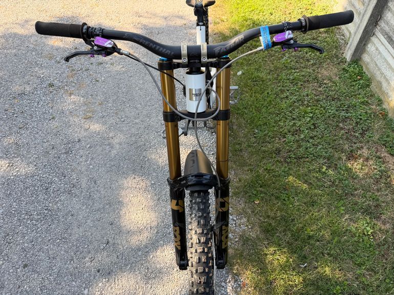 Used Santa Cruz V10 CC 2018 2018 Mountainbike, White — image 5 of 20