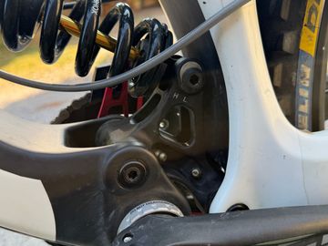 Used Santa Cruz V10 CC 2018 2018 Mountainbike, White — image 7 of 16