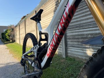 Used Santa Cruz V10 CC 2018 2018 Mountainbike, White — image 15 of 16