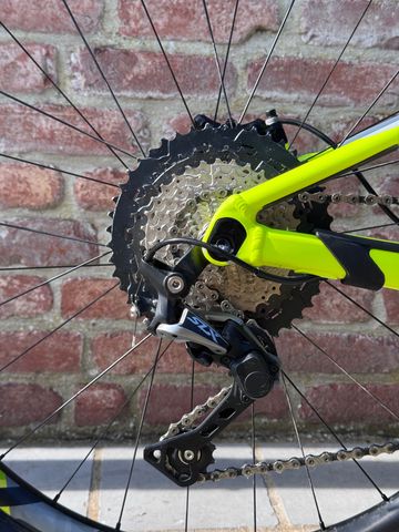 Used Giant Anthem Advanced 2 2018 2018 Mountainbike, Black, 27.5 — image 3 of 9