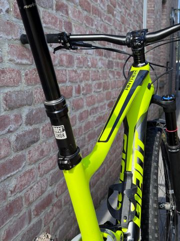 Used Giant Anthem Advanced 2 2018 2018 Mountainbike, Black, 27.5 — image 5 of 9