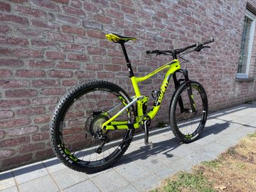 Used Giant Anthem Advanced 2 2018 2018 Mountainbike, Black, 27.5 — image 2 of 9