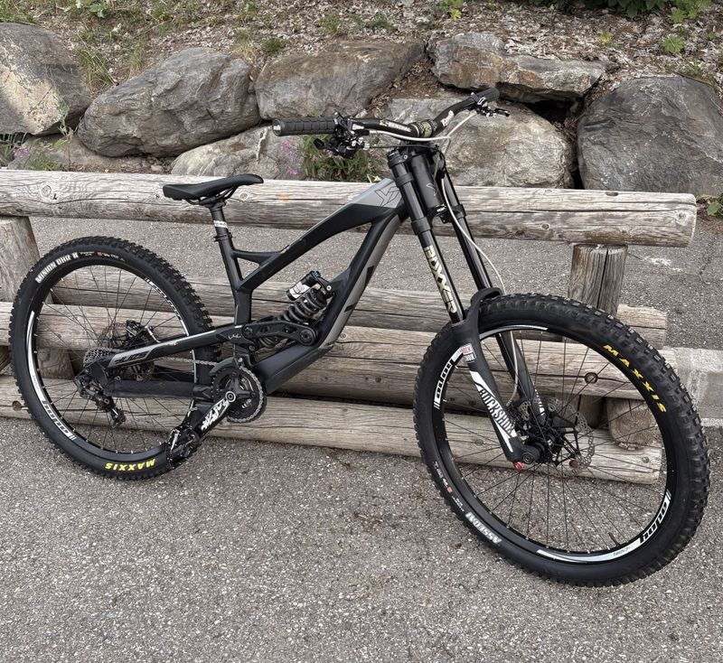 Used YT Industries Tues Pro Race Mod 2018 2018 MTB