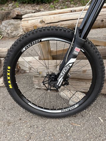 Brugt YT Industries Tues Pro Race Mod 2018 2018 Mountainbike — billede 3 af 10
