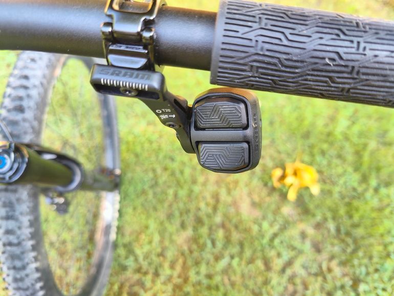 Canyon Lux Trail CF 9 2025 2025 Mountainbike usato, Grigio chiaro — immagine 4 di 5