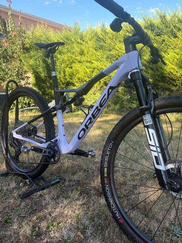 Tweedehands Orbea OIZ M-TEAM AXS 2024 2024 MTB