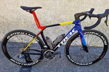 Trek Madone SRAM Red eTap AXS 2024 Road & Gravel usato