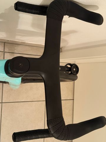 Bianchi Specialissima COMP 105 Di2 2024 Frameset 2024 Road & Gravel d'occasion — image 4 sur 7