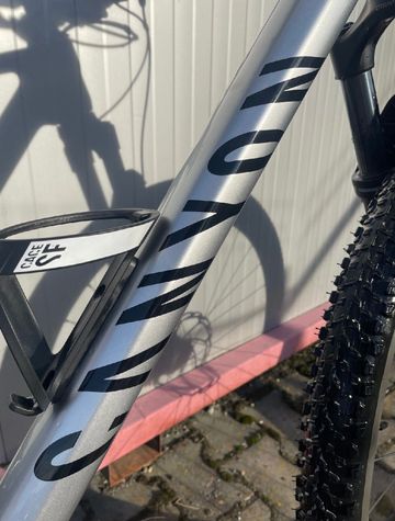 Canyon Exceed CF 5 2024 2024 Mountainbike usato, Grigio chiaro — immagine 4 di 5