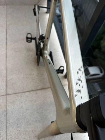 Tweedehands Canyon Ultimate CFR Disc Di2 2023 Frameset 2023 Road & Gravel — afbeelding 5 van 9