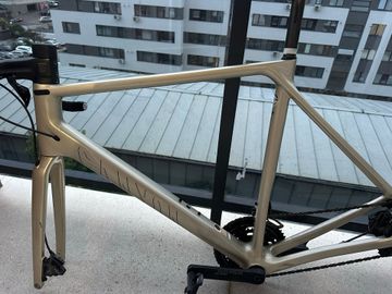 Tweedehands Canyon Ultimate CFR Disc Di2 2023 Frameset 2023 Road & Gravel — afbeelding 2 van 9