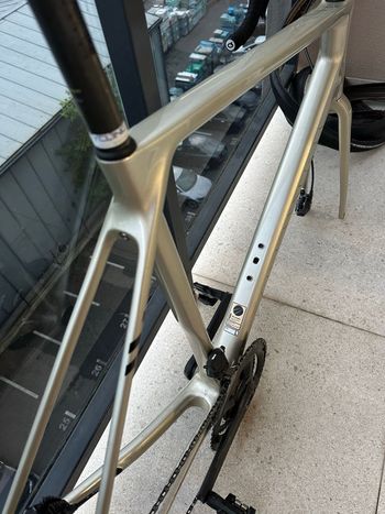 Canyon Ultimate CFR Disc Di2 2023 Frameset 2023 Road & Gravel d'occasion — image 4 sur 9