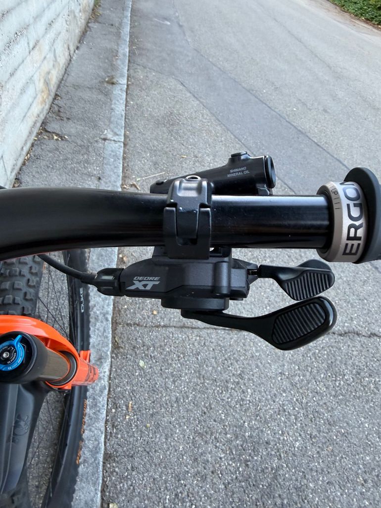 Gebrauchtes Pivot Mach 6 Shimano Deore XT 2023 Mountainbike, Schwarz — Bild 22 von 31