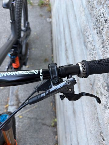 Použité Pivot Mach 6 Shimano Deore XT 2023 Mountainbike — obrázek 18 z 31