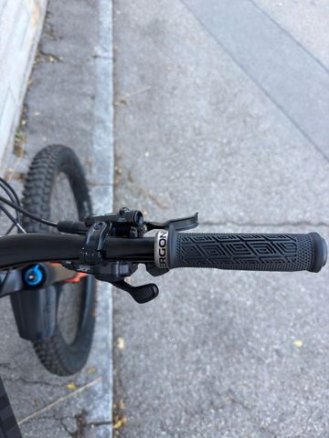 Použité Pivot Mach 6 Shimano Deore XT 2023 Mountainbike — obrázek 20 z 31