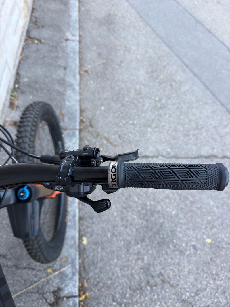 Použité Pivot Mach 6 Shimano Deore XT 2023 Mountainbike — obrázek 20 z 31
