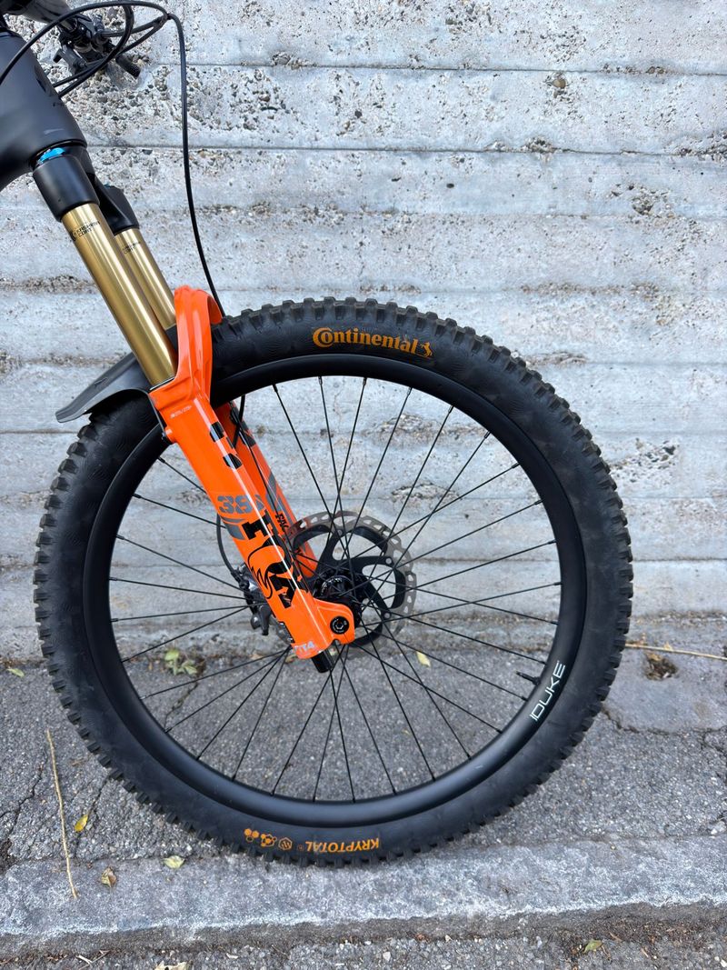 Použité Pivot Mach 6 Shimano Deore XT 2023 Mountainbike — obrázek 4 z 31