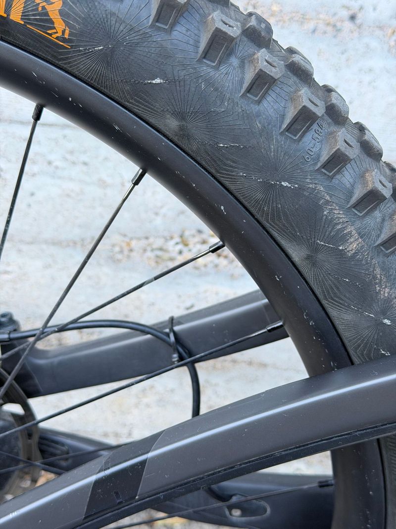 Použité Pivot Mach 6 Shimano Deore XT 2023 Mountainbike — obrázek 29 z 31