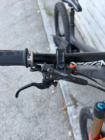 Použité Pivot Mach 6 Shimano Deore XT 2023 Mountainbike — obrázek 17 z 31