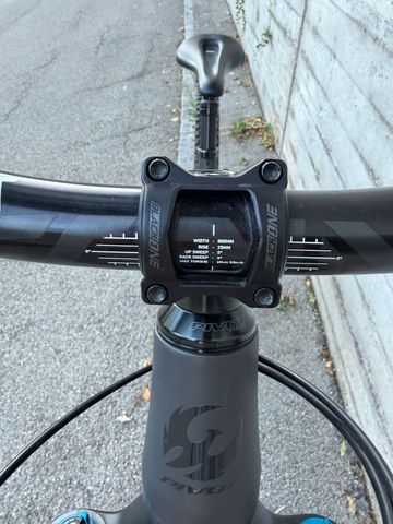 Použité Pivot Mach 6 Shimano Deore XT 2023 Mountainbike — obrázek 25 z 31