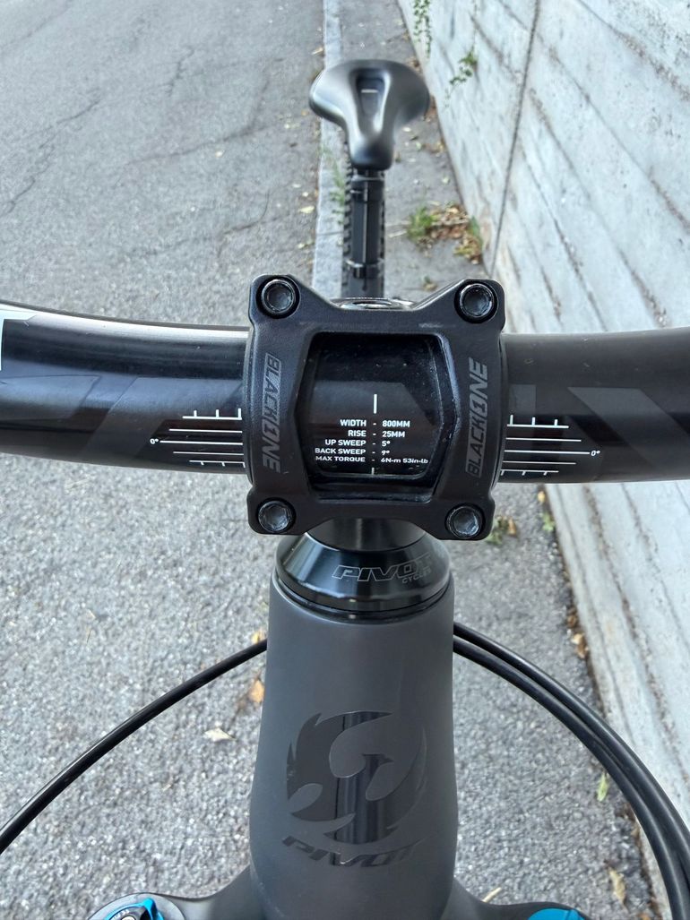 Gebrauchtes Pivot Mach 6 Shimano Deore XT 2023 Mountainbike, Schwarz — Bild 25 von 31
