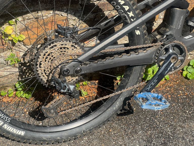 Canyon Spectral CF 7 2024 2024 Mountainbike usato, Nero — immagine 3 di 7