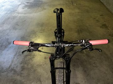 Gebrauchtes Orbea ALMA M-TEAM 2018 2018 Mountainbike, Schwarz, 27.5, 29 — Bild 4 von 5