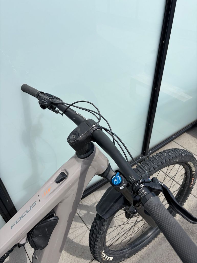 Gebrauchtes Focus SAM² 6.8 2023 2023 Mountainbike, Schwarz, 29 — Bild 9 von 10