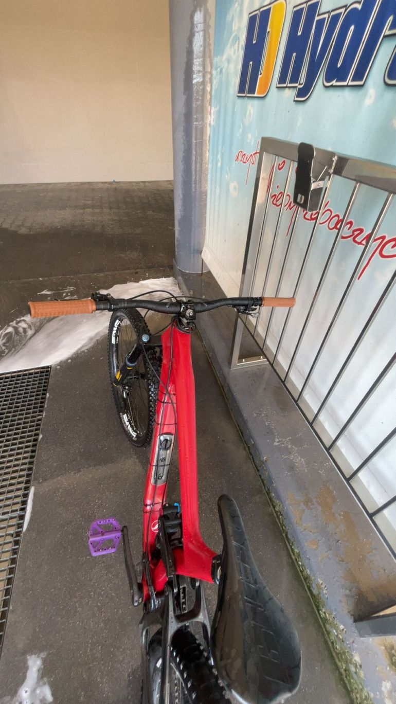 Giant Reign Advanced 1 2024 Frameset 2024 Mountainbike usato, Rosso — immagine 4 di 6