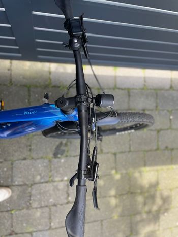 Used Liv Vall E+ EX 2022 2022 Mountainbike, Blue, 27.5, 29 — image 7 of 12