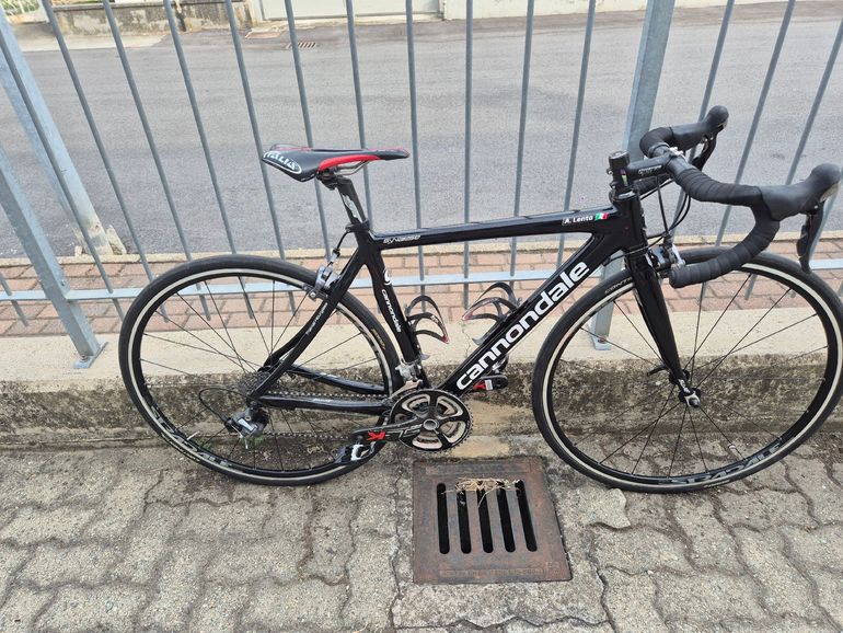 Cannondale Synapse Carbon 105 2017 2017 Road & Gravel usato, Nero — immagine 5 di 6