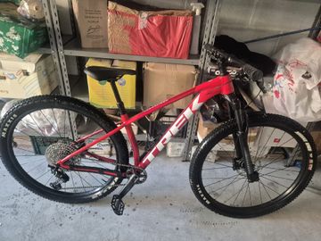 Used Trek Procaliber 6 2025 2025 Mountainbike, Red, 29 — image 1 of 14