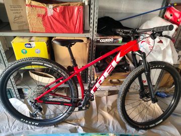 Used Trek Procaliber 6 2025 2025 Mountainbike, Red, 29 — image 9 of 14