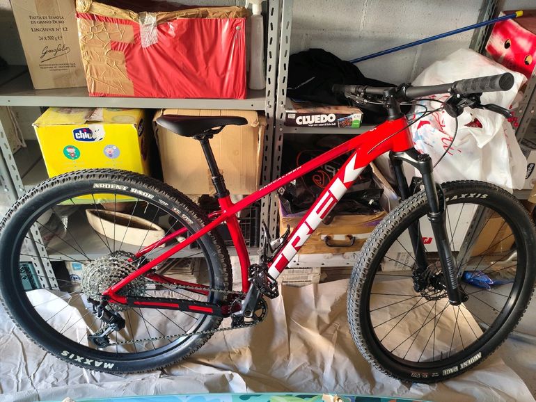Trek Procaliber 6 2025 2025 Mountainbike de segunda mano, Rojo — imagen 9 de 14