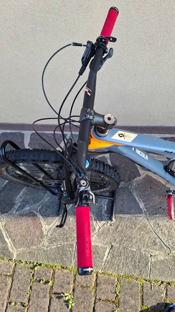 Used Scott Genius 740 2017 2017 Mountainbike, Light Gray, 27.5 — image 2 of 7