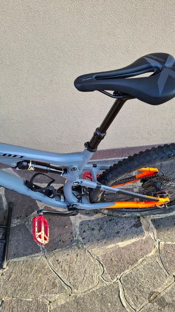 Used Scott Genius 740 2017 2017 Mountainbike, Light Gray, 27.5 — image 3 of 7