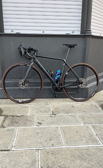Gebrauchtes Canyon Ultimate CF SL 7 Disc 2021 2021 Road & Gravel, Schwarz — Bild 1 von 4